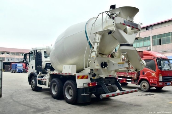 Manufacturing Plant HOWO T5G 340 Horsepower 6X4 5.99 Square Concrete Mixer Truck