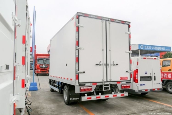 Electric Cargo Transport Truck Single-Row Minivan with Fuel Tank Capacity of 100-200L
