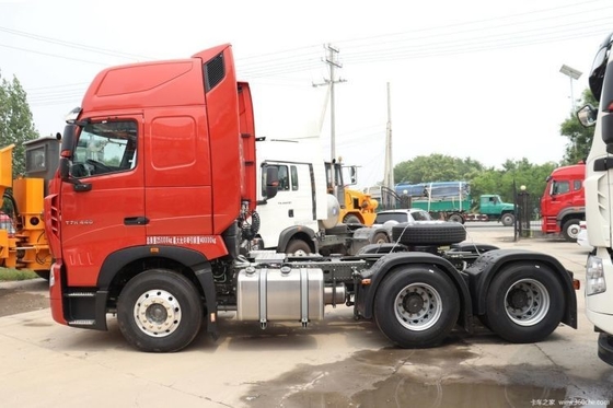 Sinotruk HOWO T7H 440HP 6X4 Hazardous Chemical Tractor with 500-600L Fuel Tank Capacity