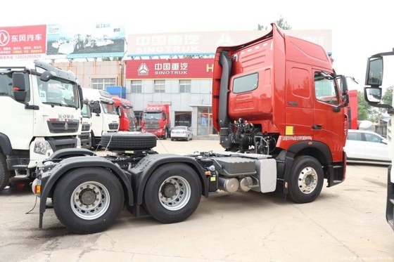 Sinotruk HOWO T7H 440HP 6X4 Hazardous Chemical Tractor with 500-600L Fuel Tank Capacity