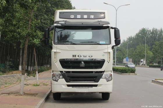 4X2 Left Hand Driving Sinotruk HOWO T7H 440HP LNG Tractor Truck with 16 Forward Shift