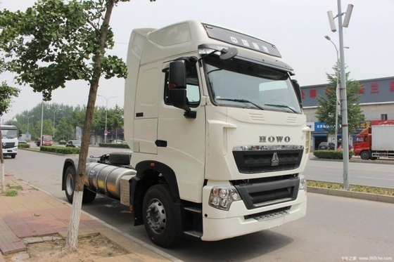 4X2 Left Hand Driving Sinotruk HOWO T7H 440HP LNG Tractor Truck with 16 Forward Shift
