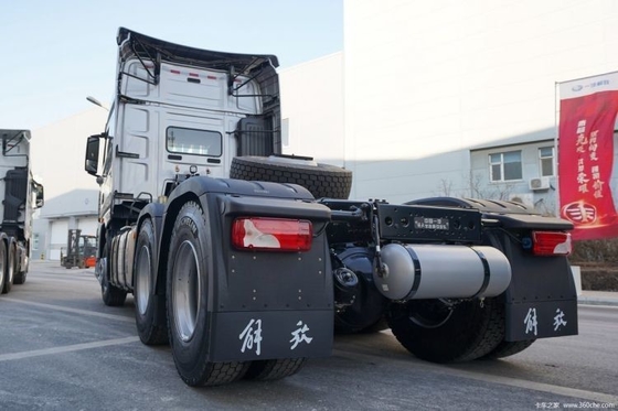FAW Jiefang J7 Heavy Truck 560HP 6X4 Large Traction Truck Head with Multimedia System