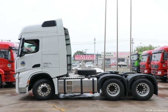 Used Truck Delong X6000 560 HP 6x4 Traction Truck Head with Half a Row Seat Rows
