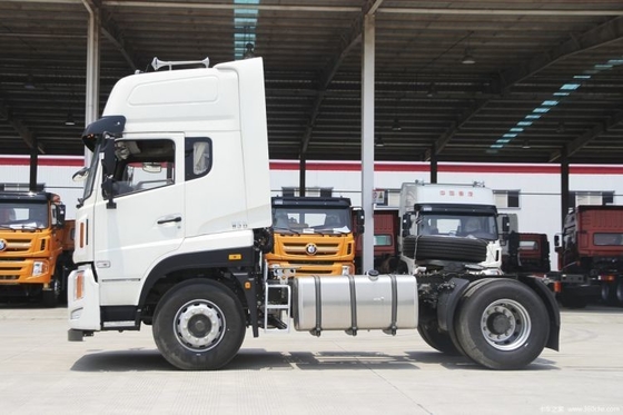 3 Passenger W5B-H Heavy Truck 340HP 4X2 Tractor Head Truck with 6-8L Engine Capacity