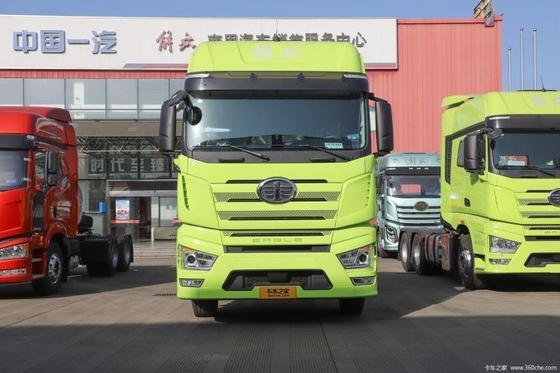 FAW Jiefang J7 Heavy Truck 6X4 LNG Traction Truck 530hp Engine and Cruise Control ACC