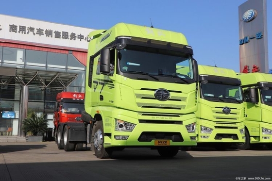 FAW Jiefang J7 Heavy Truck 6X4 LNG Traction Truck 530hp Engine and Cruise Control ACC