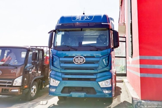 FAW Jiefang J7 LNG CHG 371 375HP 4*2 6*4 6*2 Load Tractor with Maximum Speed of 120KM/H
