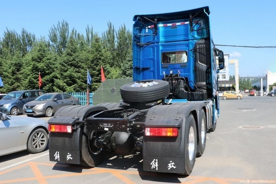 FAW Jiefang J7 LNG CHG 371 375HP 4*2 6*4 6*2 Load Tractor with Maximum Speed of 120KM/H