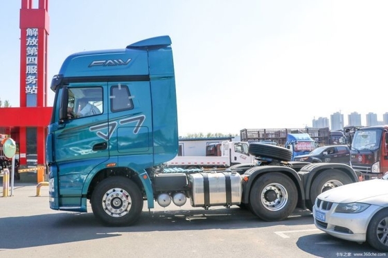 FAW Jiefang J7 LNG CHG 371 375HP 4*2 6*4 6*2 Load Tractor with Maximum Speed of 120KM/H