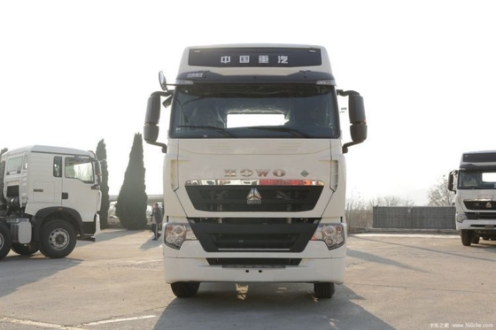 Drive Wheel 6X4 SinoTRUK HOWO T7H LNG Tractor Truck 440HP for Logistics Transportation