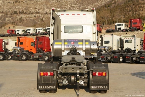 Drive Wheel 6X4 SinoTRUK HOWO T7H LNG Tractor Truck 440HP for Logistics Transportation