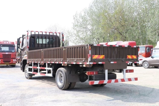 Sinotruk National Heavy Duty Truck HOWo NX 220HP 4X2 6.75m Hurdle Truck for Van Cargo