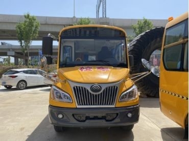 Primary School Bus Euro 4 Emission Standard Max Torque 330N.m/1400-2400r/min