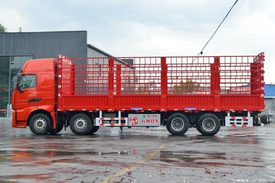 SINOTRUCK HOWO TH7 460HP 8X4 Heavy Truck with 9.5m Warehouse Grid and Multimedia System