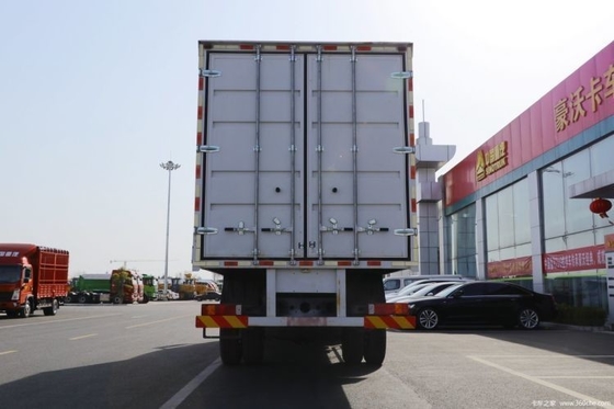 EURO 5 10 Forward Shift Number Sinotruk HOWO T5G 280hp 4X2 7.92m Van Truck Fence Truck